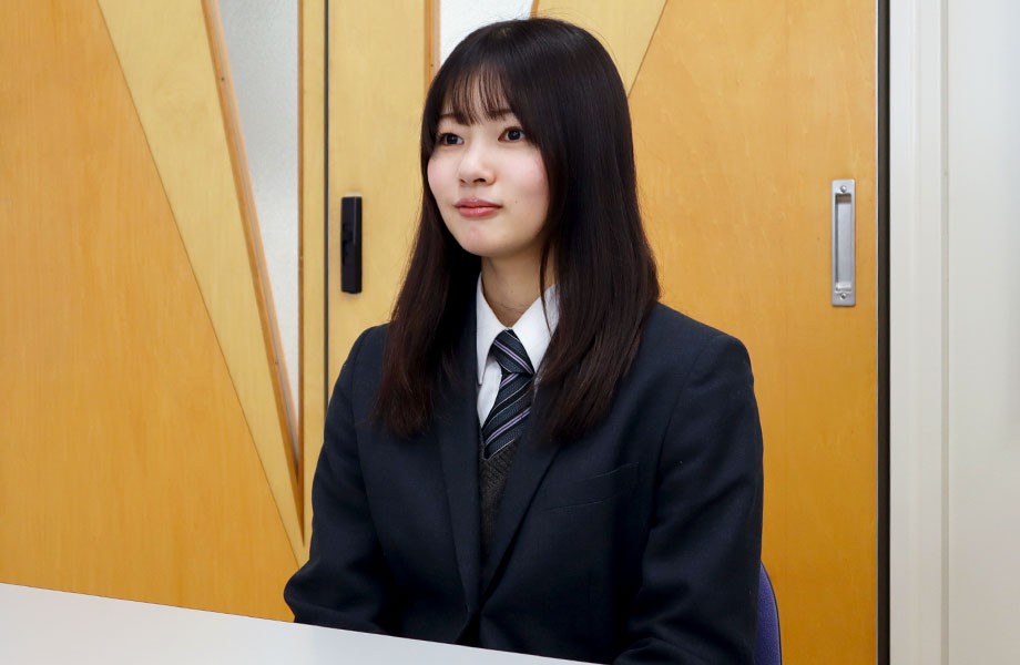 合格体験を話す峯岸実百さん