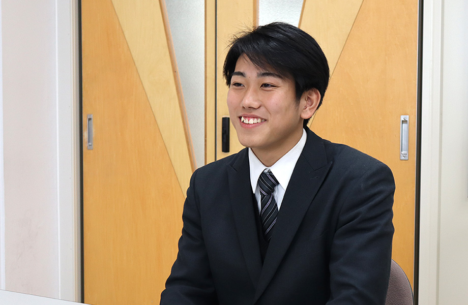 合格体験を話す様子