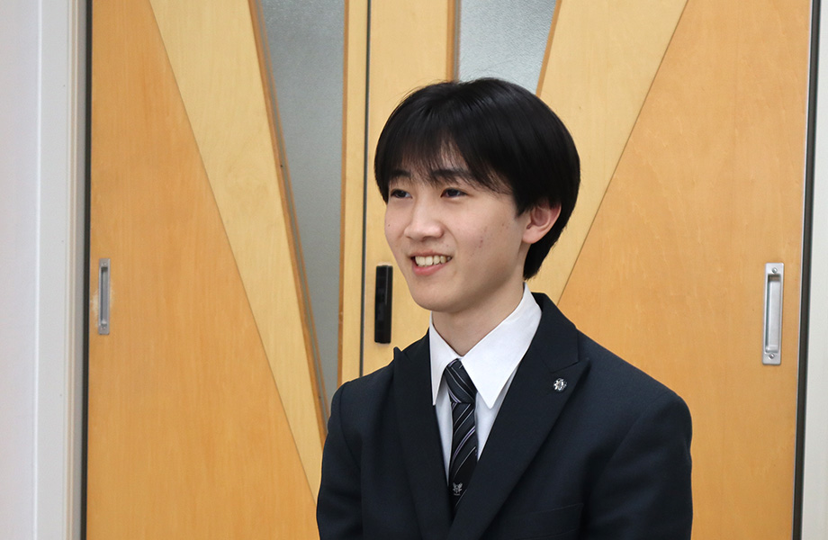 合格体験を話す様子