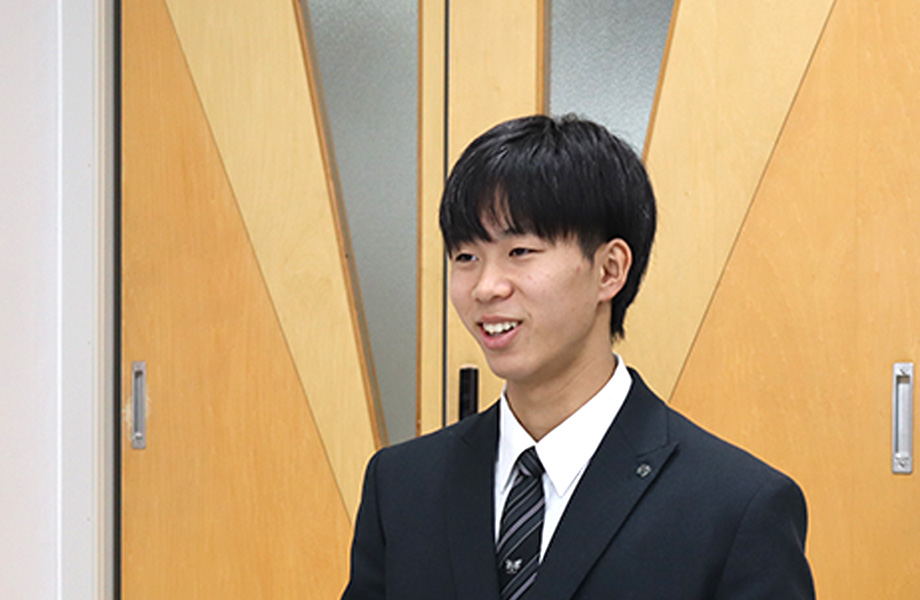 合格体験を話す様子