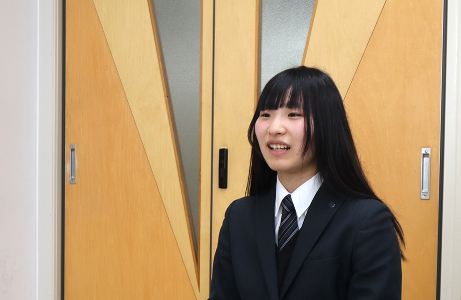 合格体験を話す様子