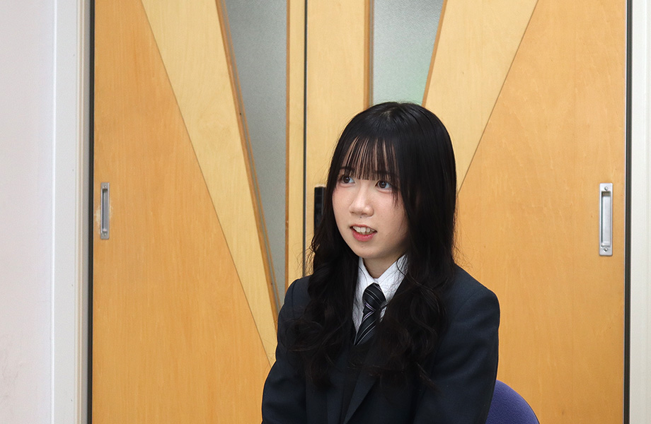 合格体験を話す様子