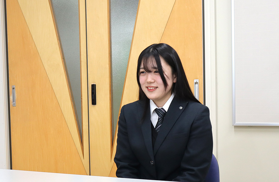 合格体験を話す様子