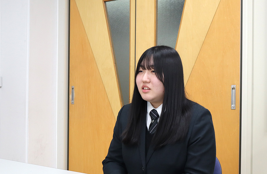 合格体験を話す様子