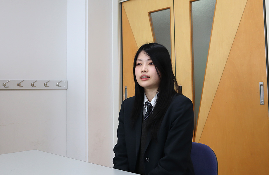 合格体験を話す様子