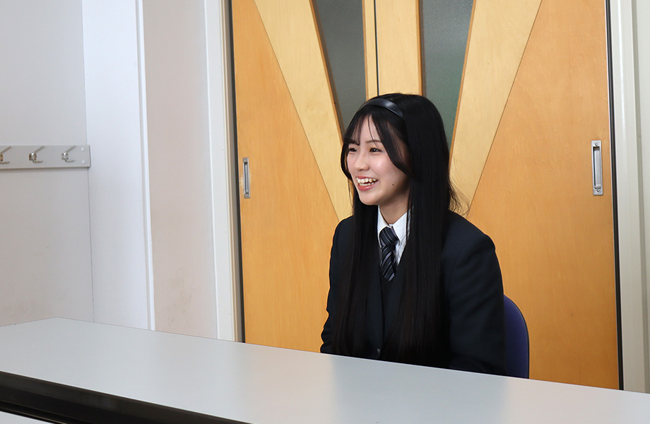 合格体験を話す様子